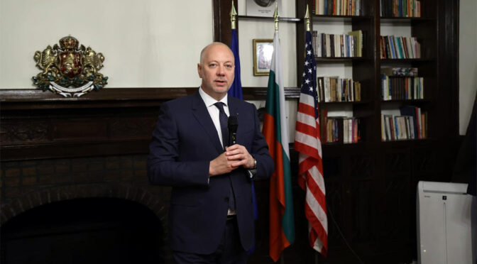 Росен Желязков отговори на критиките на Бойко Борисов за справянето с водната криза