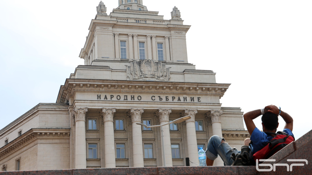 НС избира на извънредно заседание комисия за изработване на нов правилник за дейността си