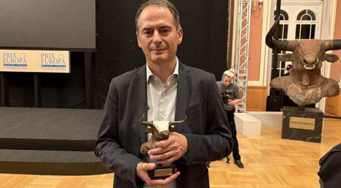 Христo Грoзев с наградата Европейски журналист на годината на фестивала PRIX EUROPA