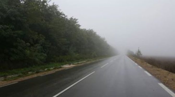 Заради мъгла е слаба видимостта при „Беклемето“ и „Петрохан“