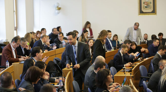 Липса на кворум провали извънредното заседание на СОС заради боклука в София