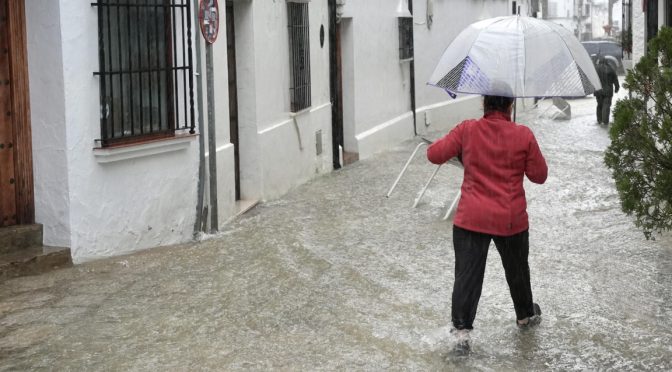 Усложнена метеорологична обстановка в Южна Испания