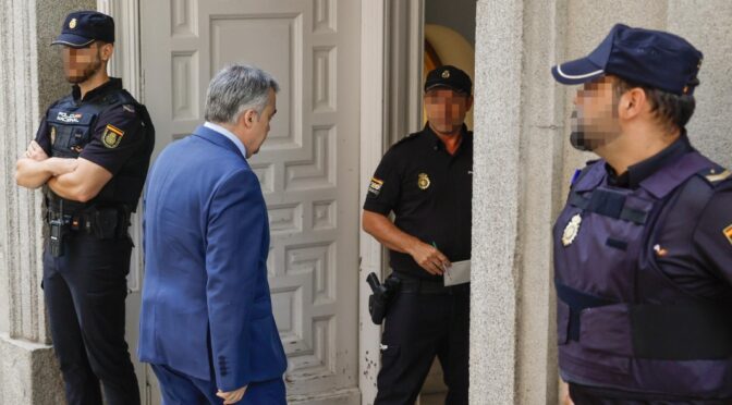 Бивш депутат и секретар на управляващата партия в Испания в ареста след разследване за корупция