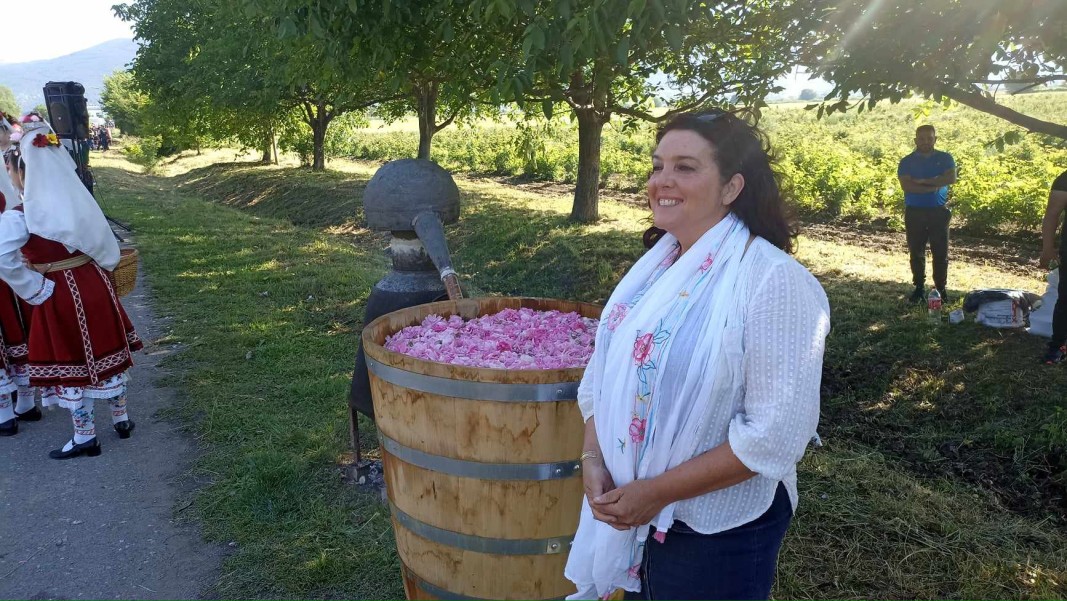 Празниците на розата в Казанлък са част от новия филм на проф. Бетани Хюз