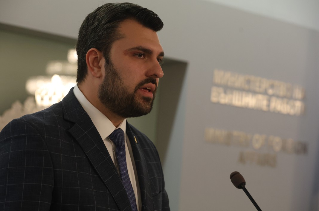 Няма данни за българи, пострадали или намиращи се в зоните на трусовете в Санторини