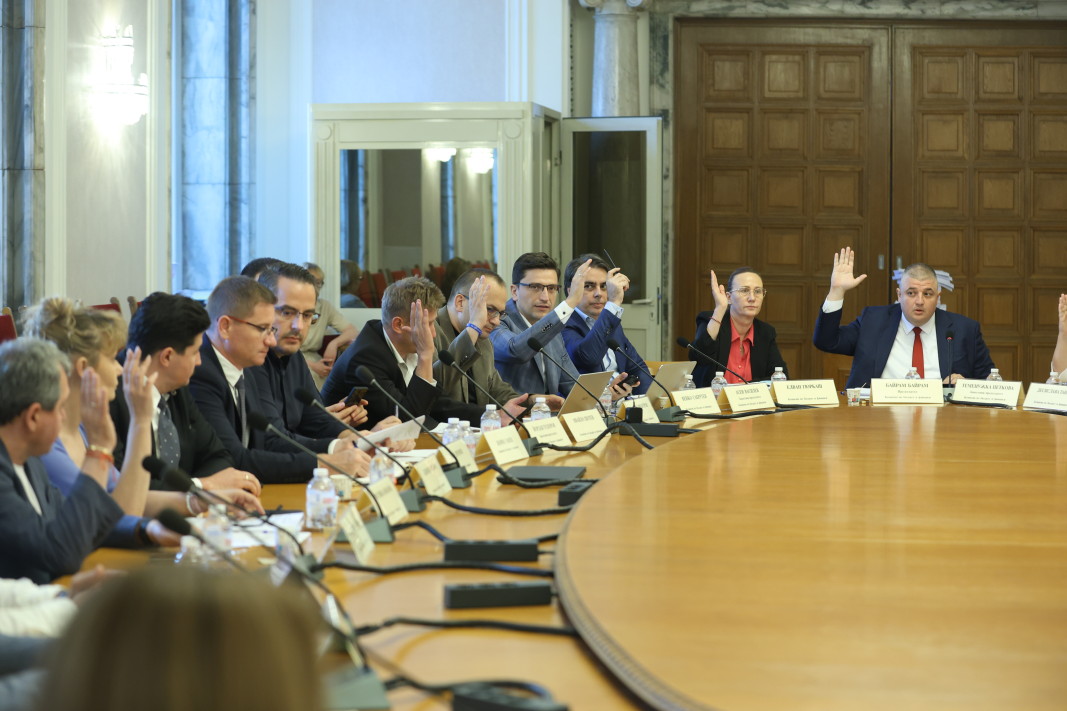 Бюджетната комисия одобри промените в капиталовата програма с проектите за общините