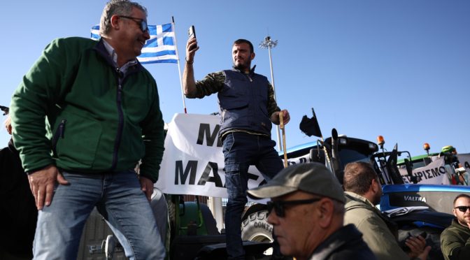 Гърция: Край на фермерските блокади