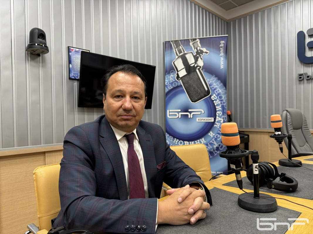 Юлиан Войнов за митата на Тръмп: Нещата вървят в тревожна посока