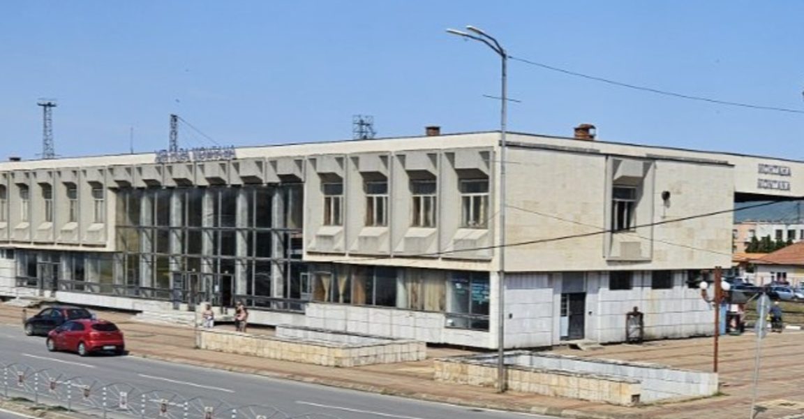 Полицията задържа мъж за измама на 80-годишен от Дълги дел