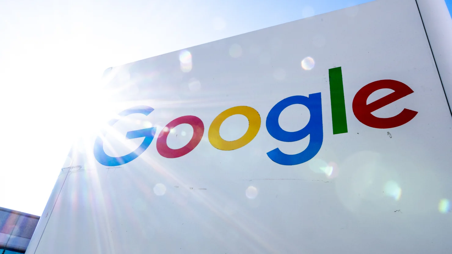 Световен срив в услугите на Google: Gmail, YouTube и търсачката са недостъпни за потребители