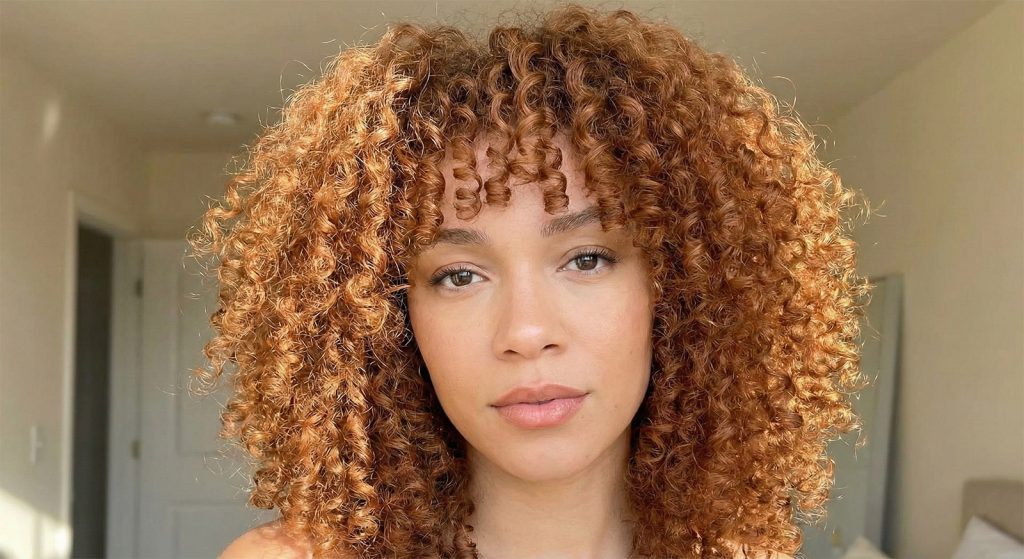 Текстуриран и къдрав бретон (Curly Bangs)