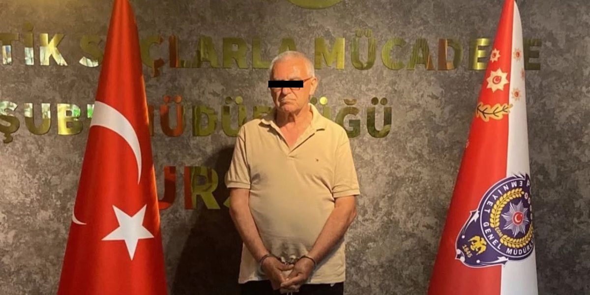 Лице, издирвано с червена бюлетина, е задържано на адрес в Бурса